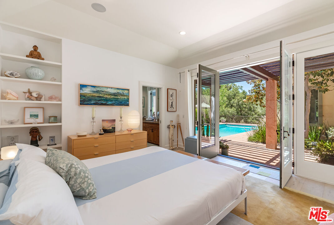 Calabasas, California, 91302, United States, 5 Bedrooms Bedrooms, ,4 BathroomsBathrooms,Residential,For Sale,1926275