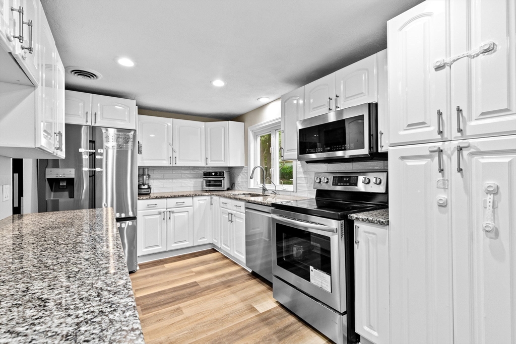 Sharon, Massachusetts, 02067, United States, 3 Bedrooms Bedrooms, ,1 BathroomBathrooms,Residential,For Sale,1867419