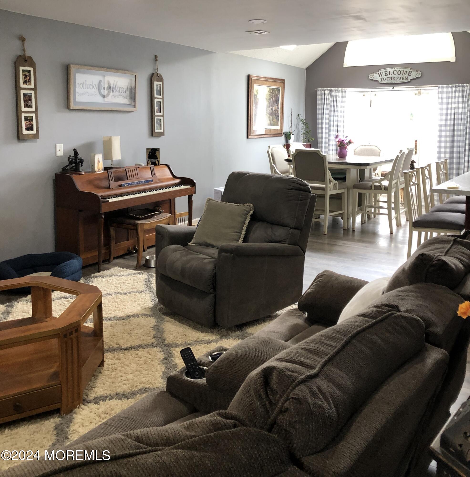 Jackson, New Jersey, 08527, United States, 5 Bedrooms Bedrooms, ,2 BathroomsBathrooms,Residential,For Sale,1938086