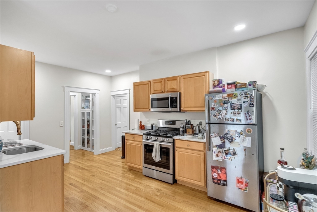 Cambridge, Massachusetts, 02139, United States, 22 Bedrooms Bedrooms, ,9 BathroomsBathrooms,Residential,For Sale,1903632