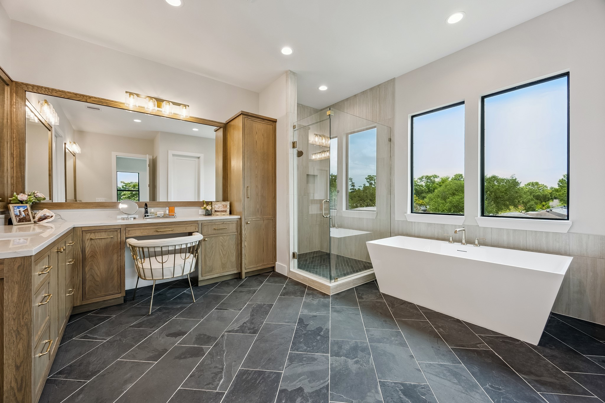  2214 Chantilly Lane - 物件實景