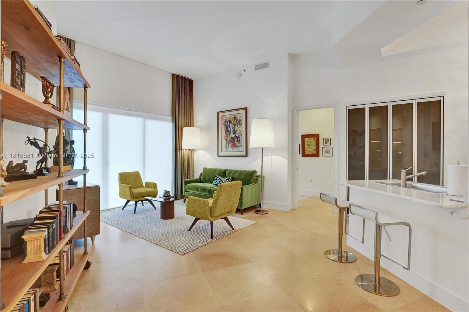 Aventura, Florida, 33180, United States, 2 Bedrooms Bedrooms, ,2 BathroomsBathrooms,Residential,For Sale,1848043