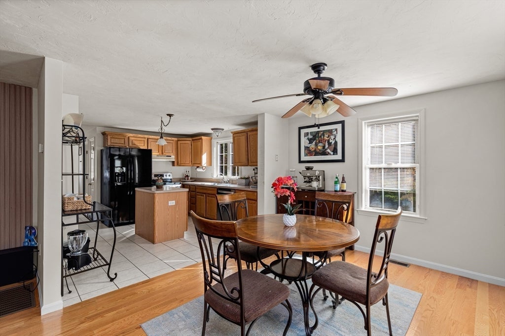 Carver, Massachusetts, 02330, United States, 2 Bedrooms Bedrooms, ,2 BathroomsBathrooms,Residential,For Sale,1983292