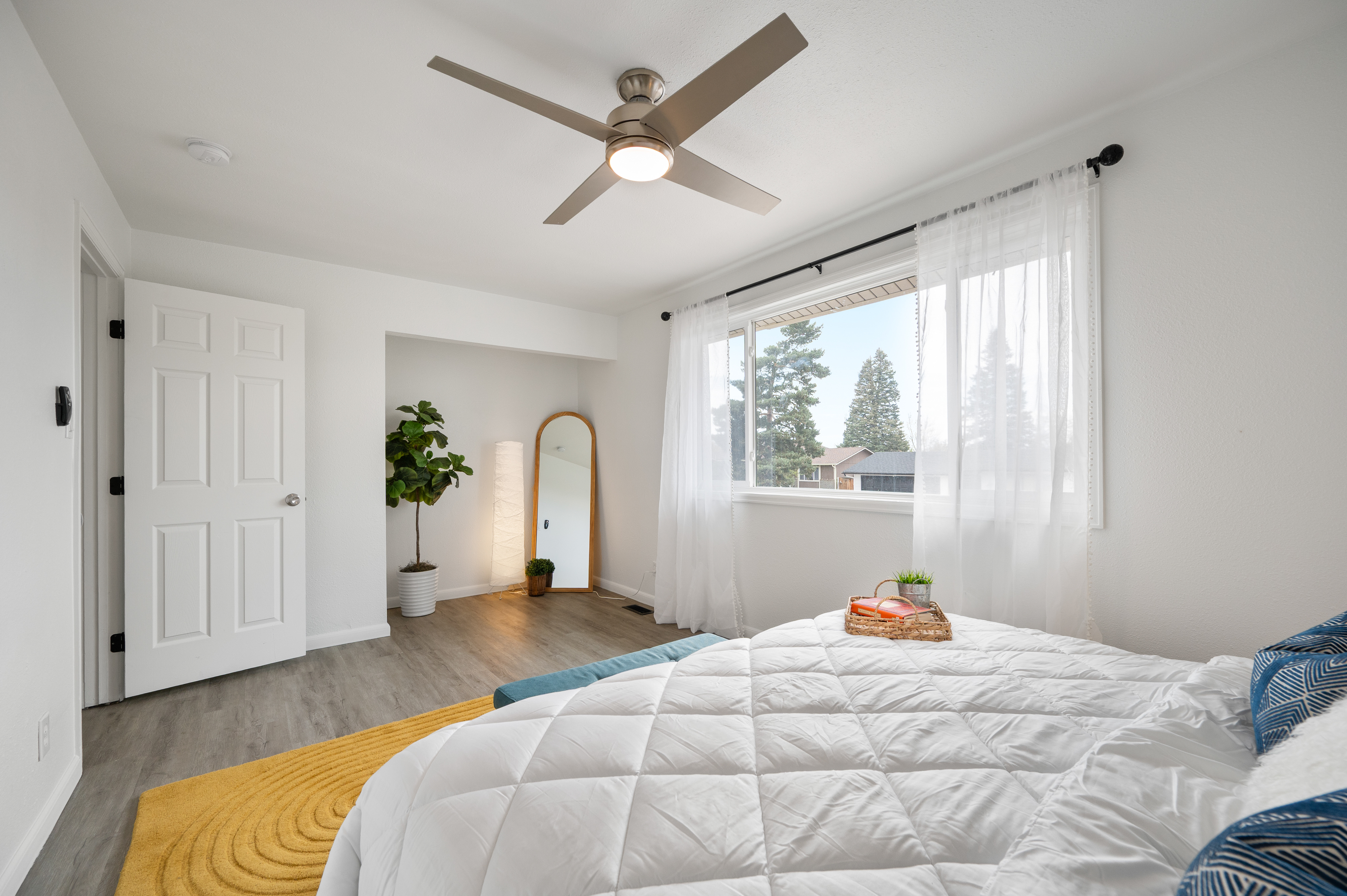  Beautifully Updated Tri-Level Home in Montbello - 物件實景