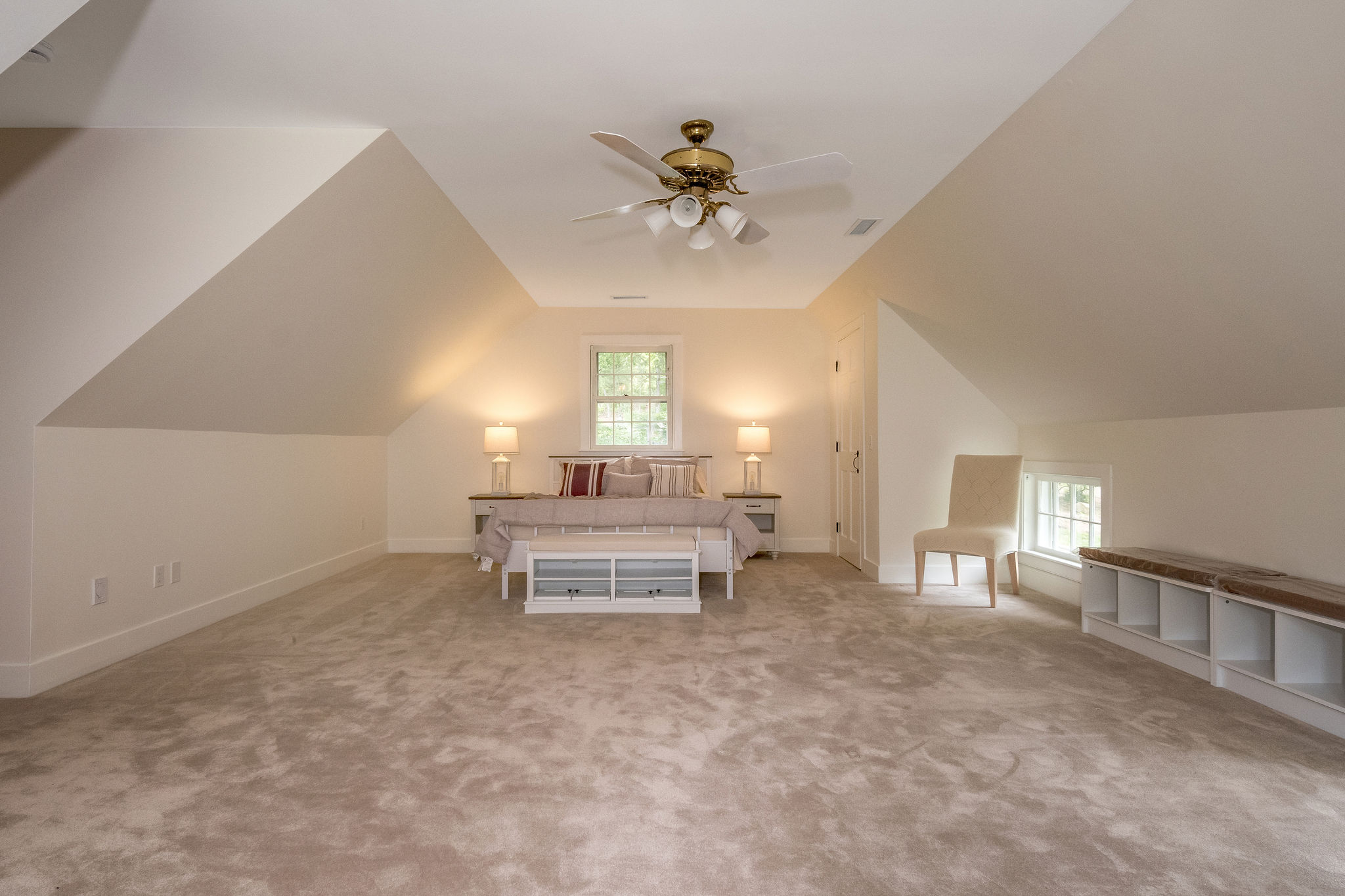  Experience shoreline luxury in this exceptional Colonial home - 物件實景