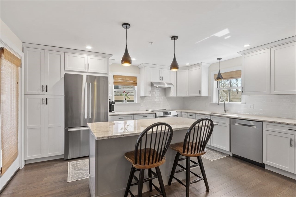 Amesbury, Massachusetts, 01913, United States, 2 Bedrooms Bedrooms, ,2 BathroomsBathrooms,Residential,For Sale,2049079