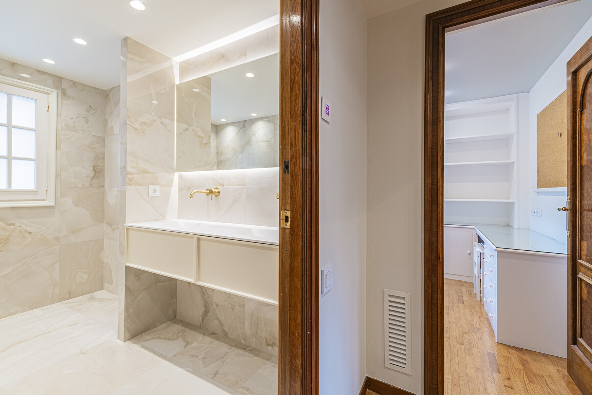  Exclusive apartment with a terrace in a prestigious gated community in Barcelona - 物件實景