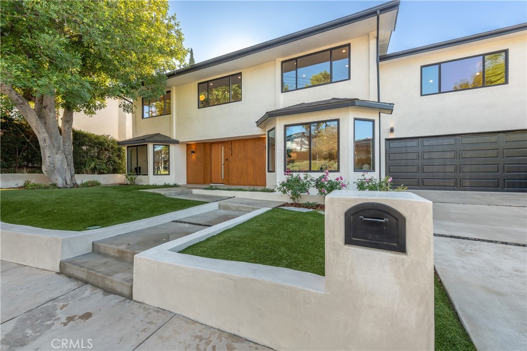 Woodland Hills, California, 91367, United States, 5 Bedrooms Bedrooms, ,4 BathroomsBathrooms,Residential,For Sale,2003511