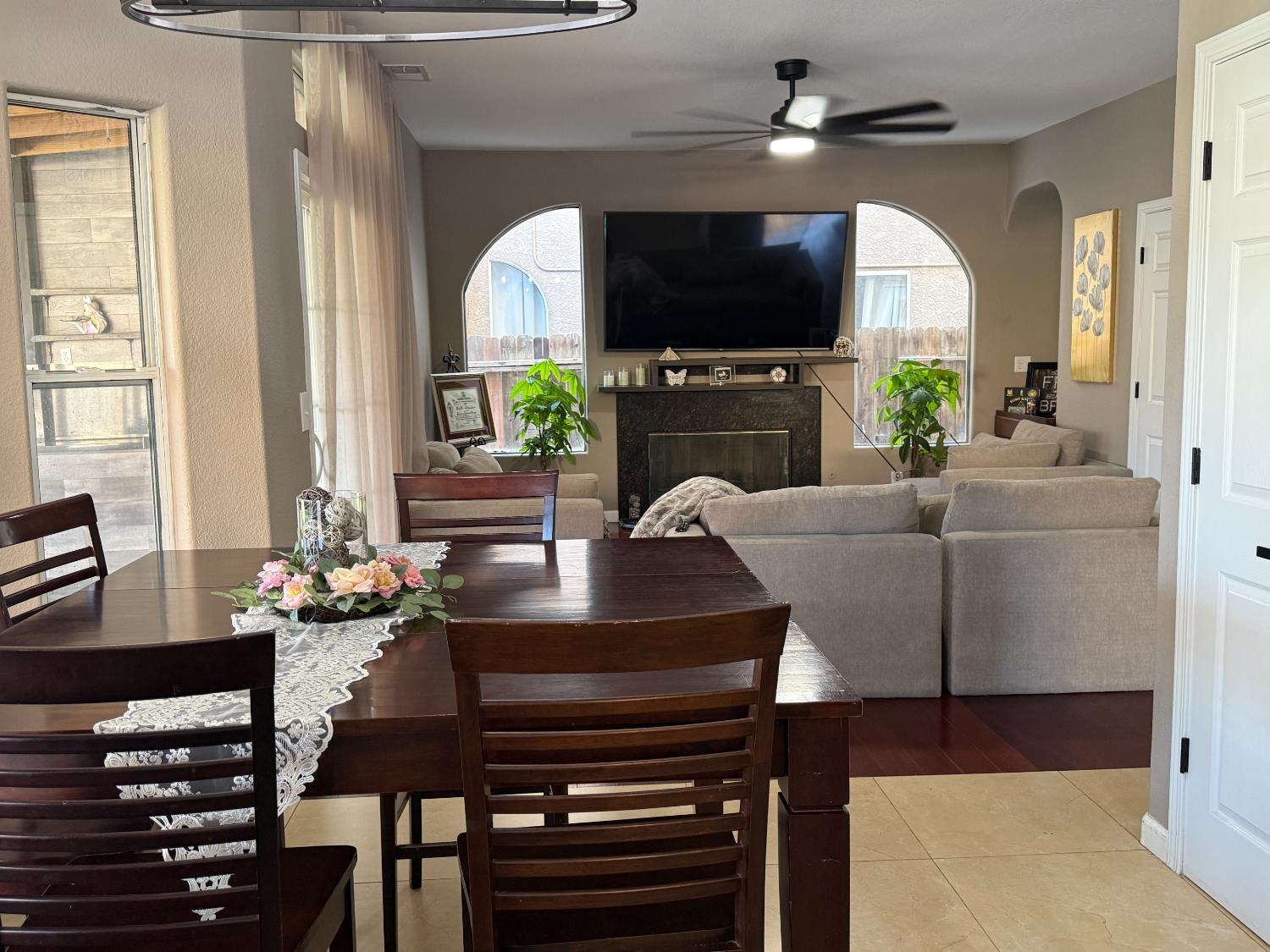 Los Banos, California, 93635, United States, 4 Bedrooms Bedrooms, ,3 BathroomsBathrooms,Residential,For Sale,1921420