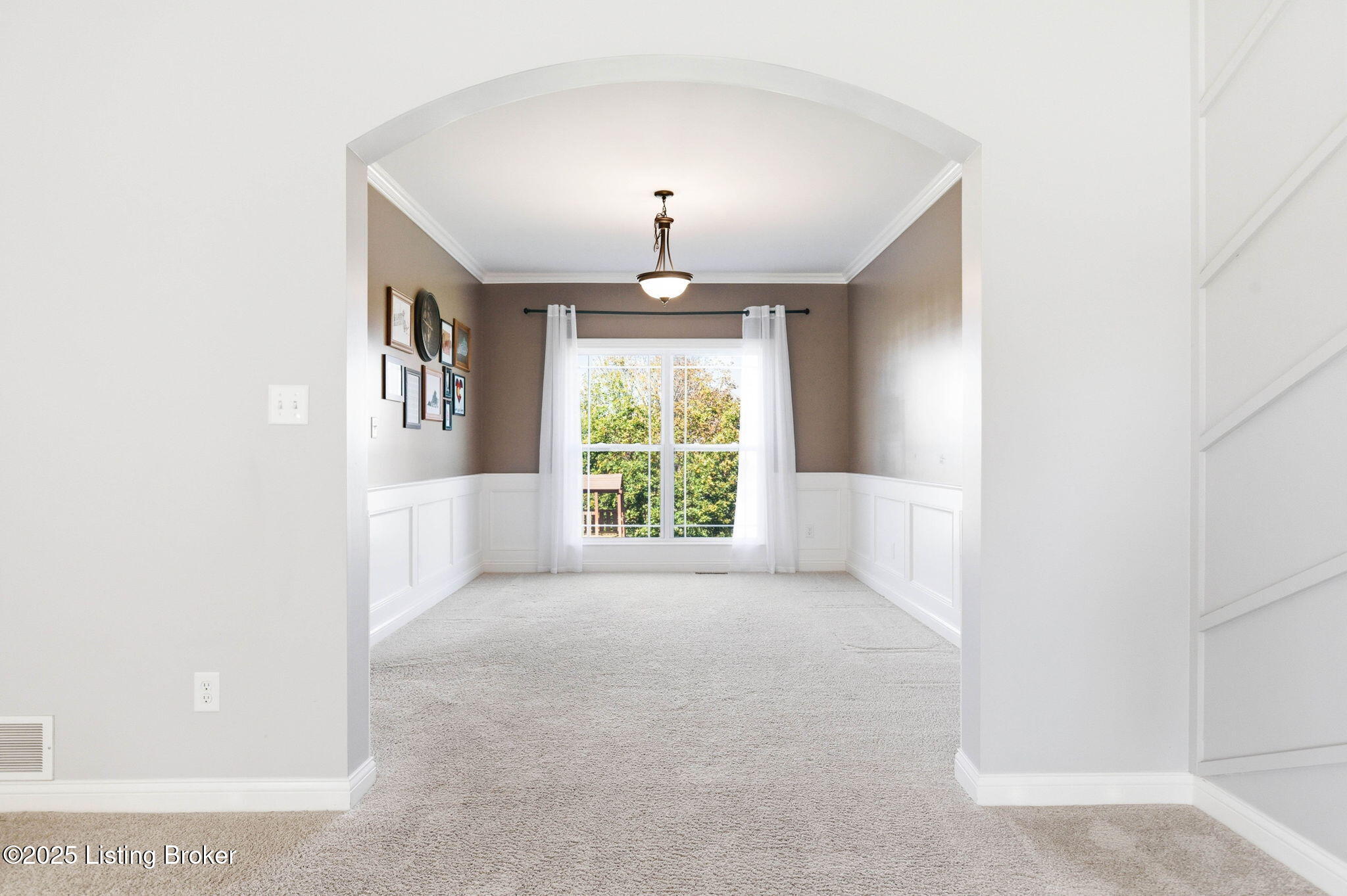 La Grange, Kentucky, 40031, United States, 5 Bedrooms Bedrooms, ,4 BathroomsBathrooms,Residential,For Sale,1971685