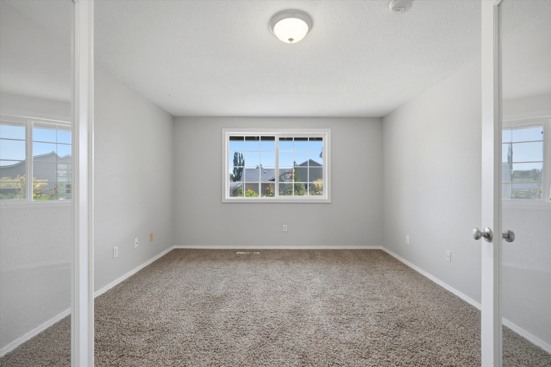  1761 52ND CT Washougal, WA 98671 - 物件實景