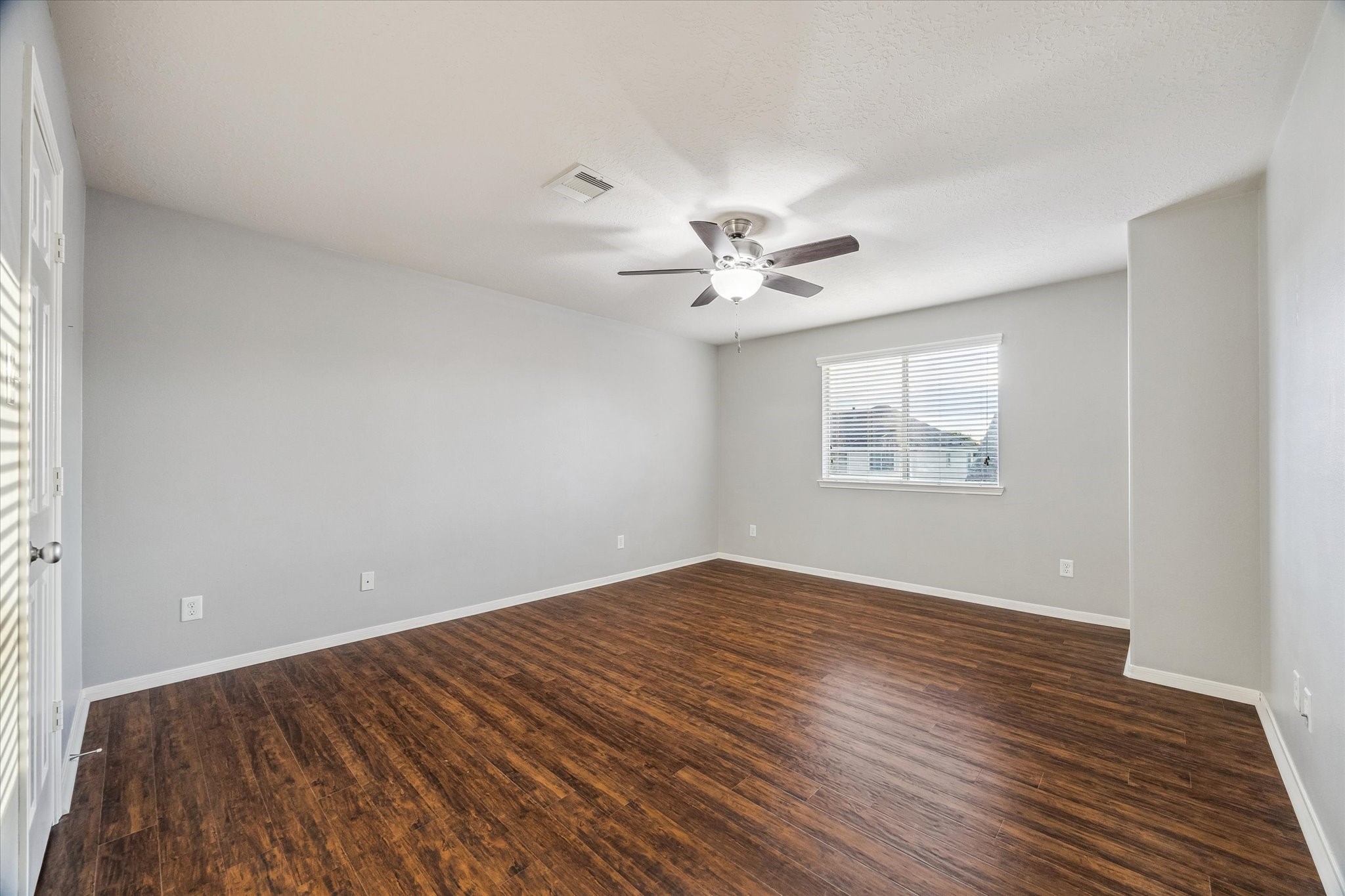  2209 Tracy Way - 物件實景