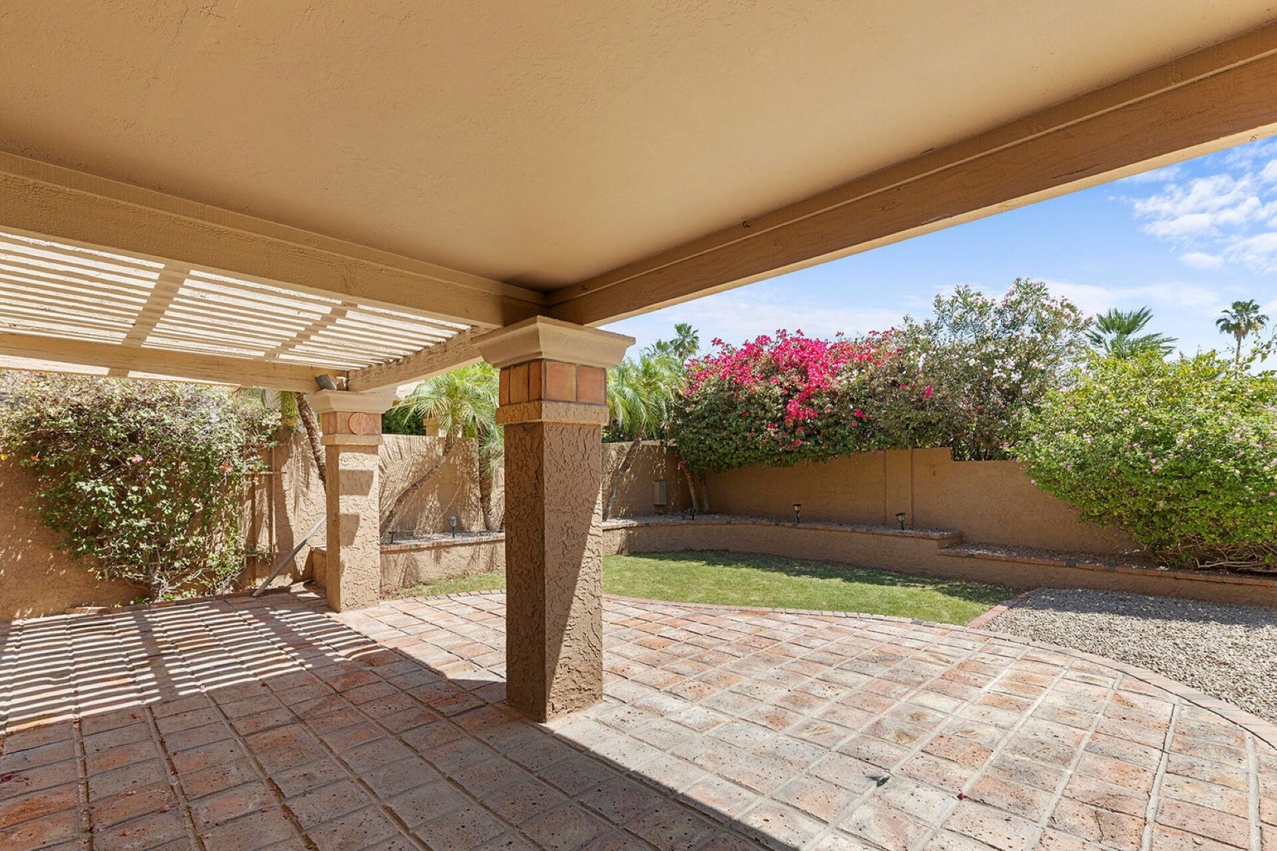  10805 N 9th Place  Phoenix, AZ - 物件實景