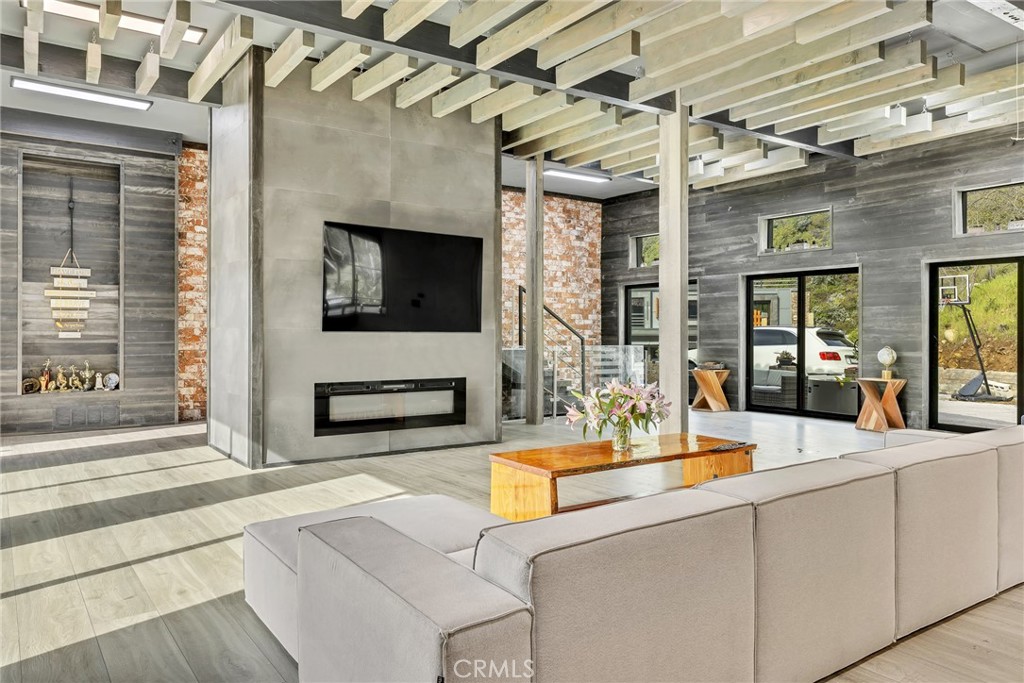 Calabasas, California, 91302, United States, 5 Bedrooms Bedrooms, ,3 BathroomsBathrooms,Residential,For Sale,1742769