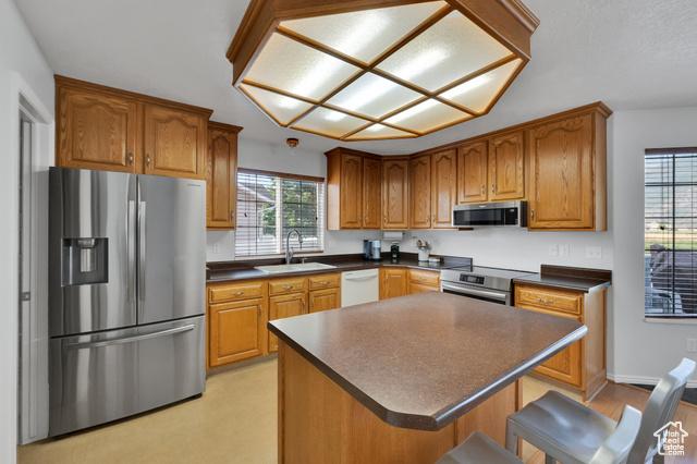 Spanish Fork, Utah, 84660, United States, 5 Bedrooms Bedrooms, ,3 BathroomsBathrooms,Residential,For Sale,1979281