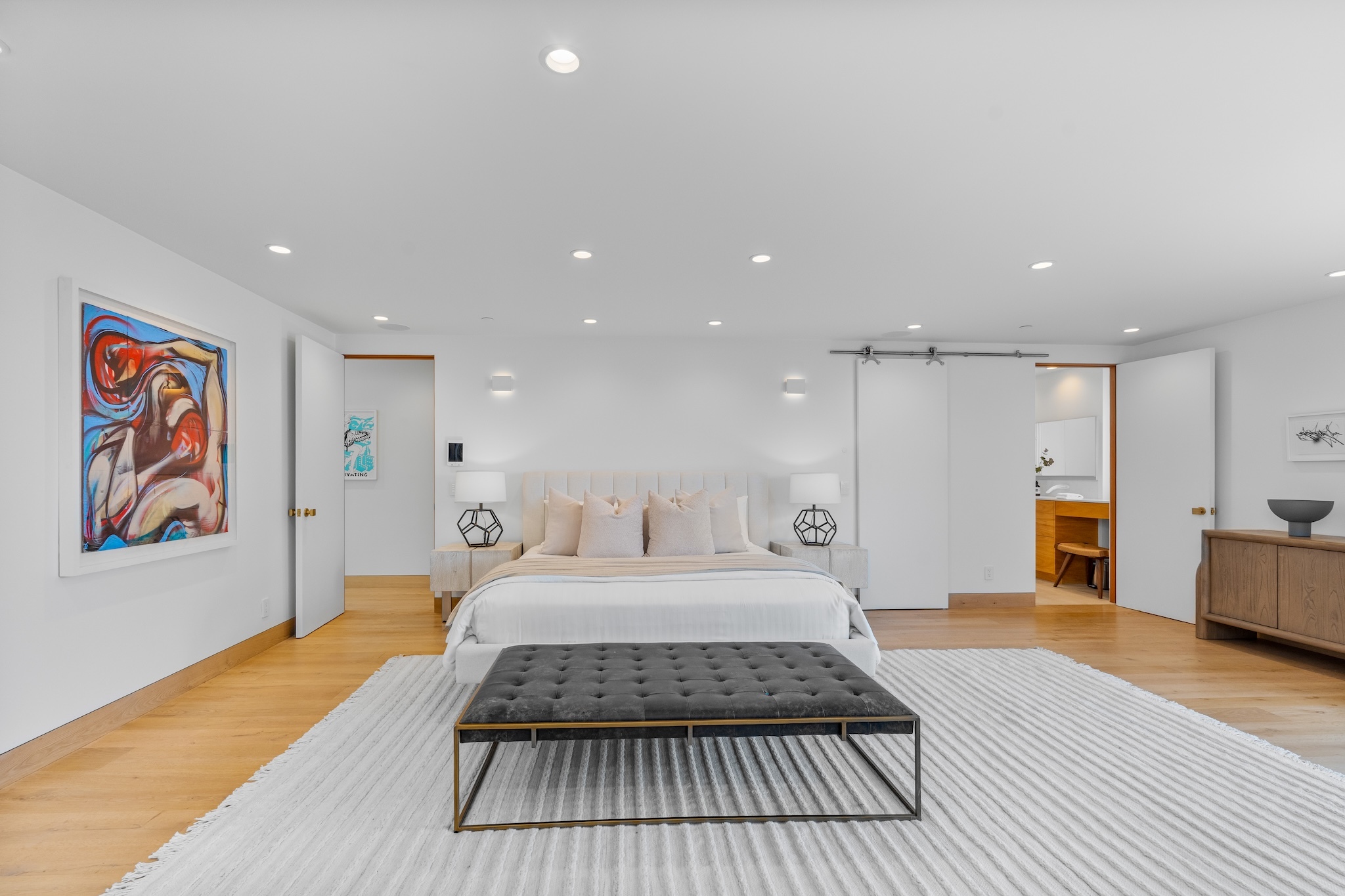  2129 Redcliff St - 物件實景