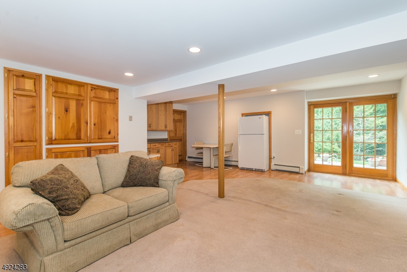 230 Hilltop Ct, Pompton Lakes Boro, New Jersey, 07442, United States, 4 Bedrooms Bedrooms, ,3 BathroomsBathrooms,Residential,For Sale,230 Hilltop Ct,1459430