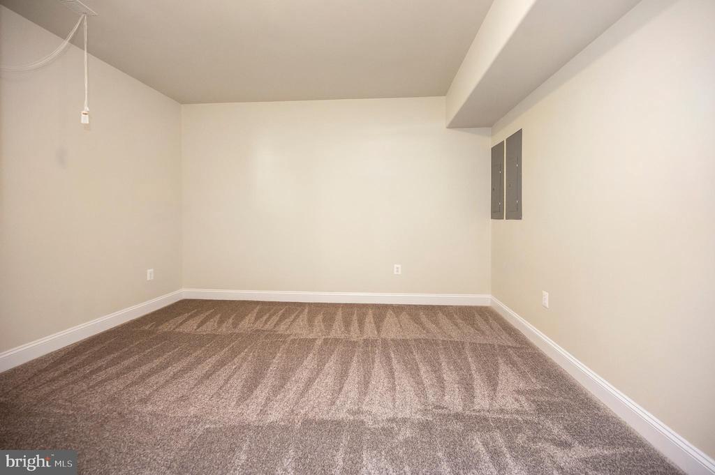 Stafford, Virginia, 22554, United States, 5 Bedrooms Bedrooms, ,5 BathroomsBathrooms,Residential,For Sale,2047982
