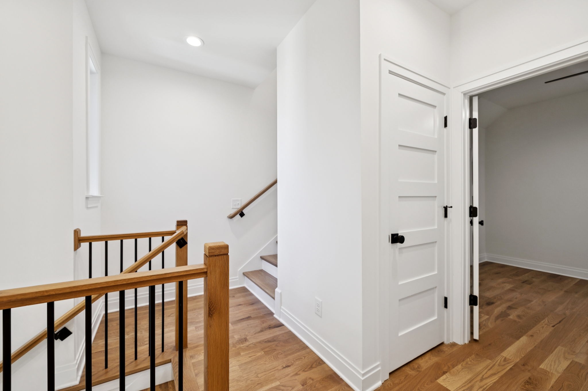 Nashville, Tennessee, 37206, United States, 4 Bedrooms Bedrooms, ,4 BathroomsBathrooms,Residential,For Sale,1918812