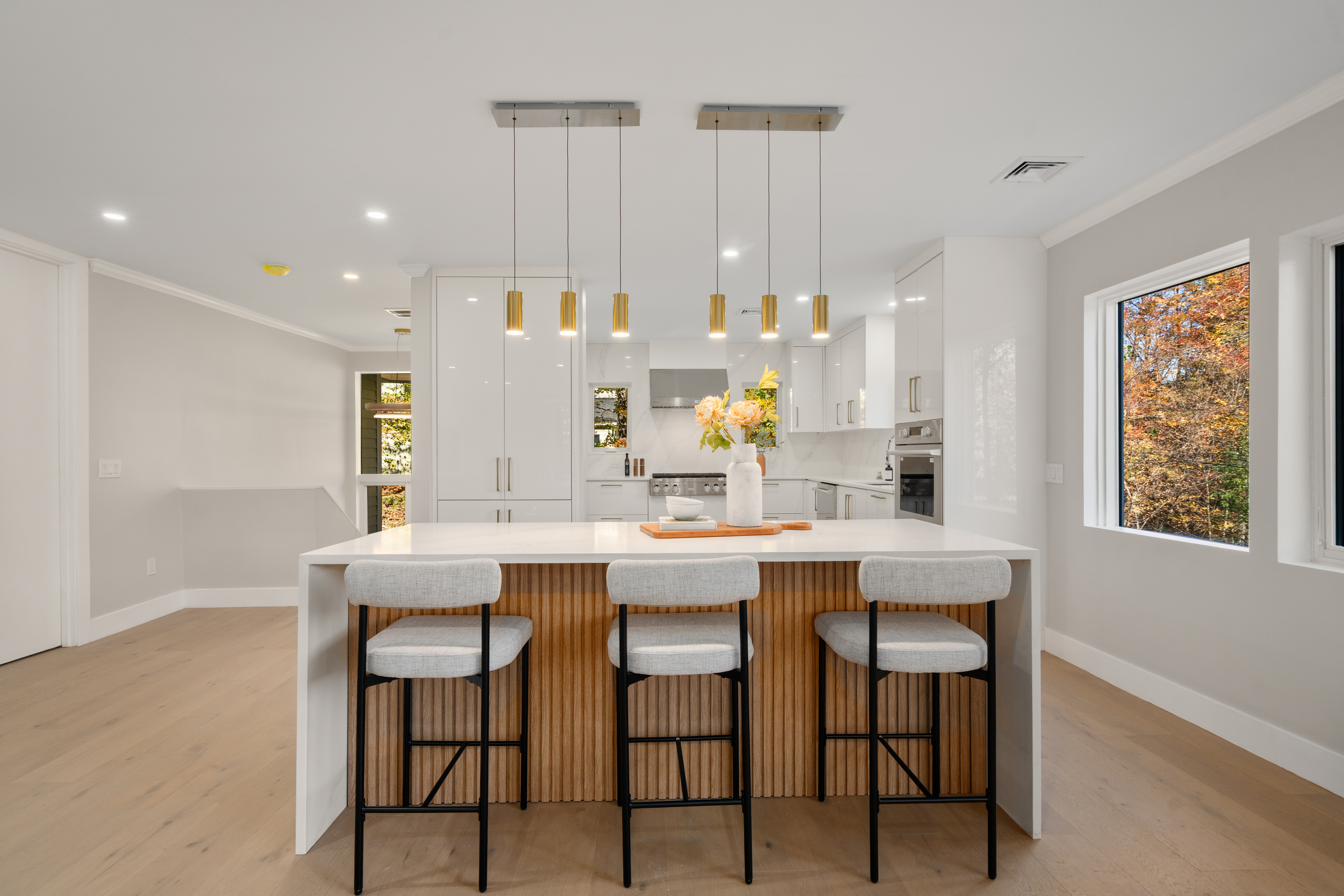  8 Irene Road, Bedford, MA, 01730 - 物件實景