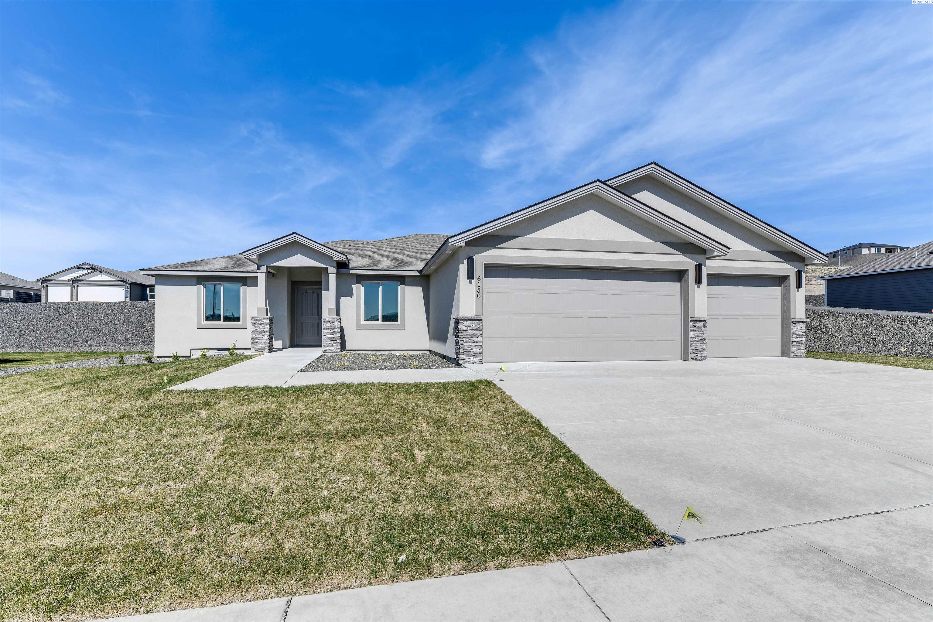 Kennewick, Washington, 99338, United States, 4 Bedrooms Bedrooms, ,1 BathroomBathrooms,Residential,For Sale,1933332