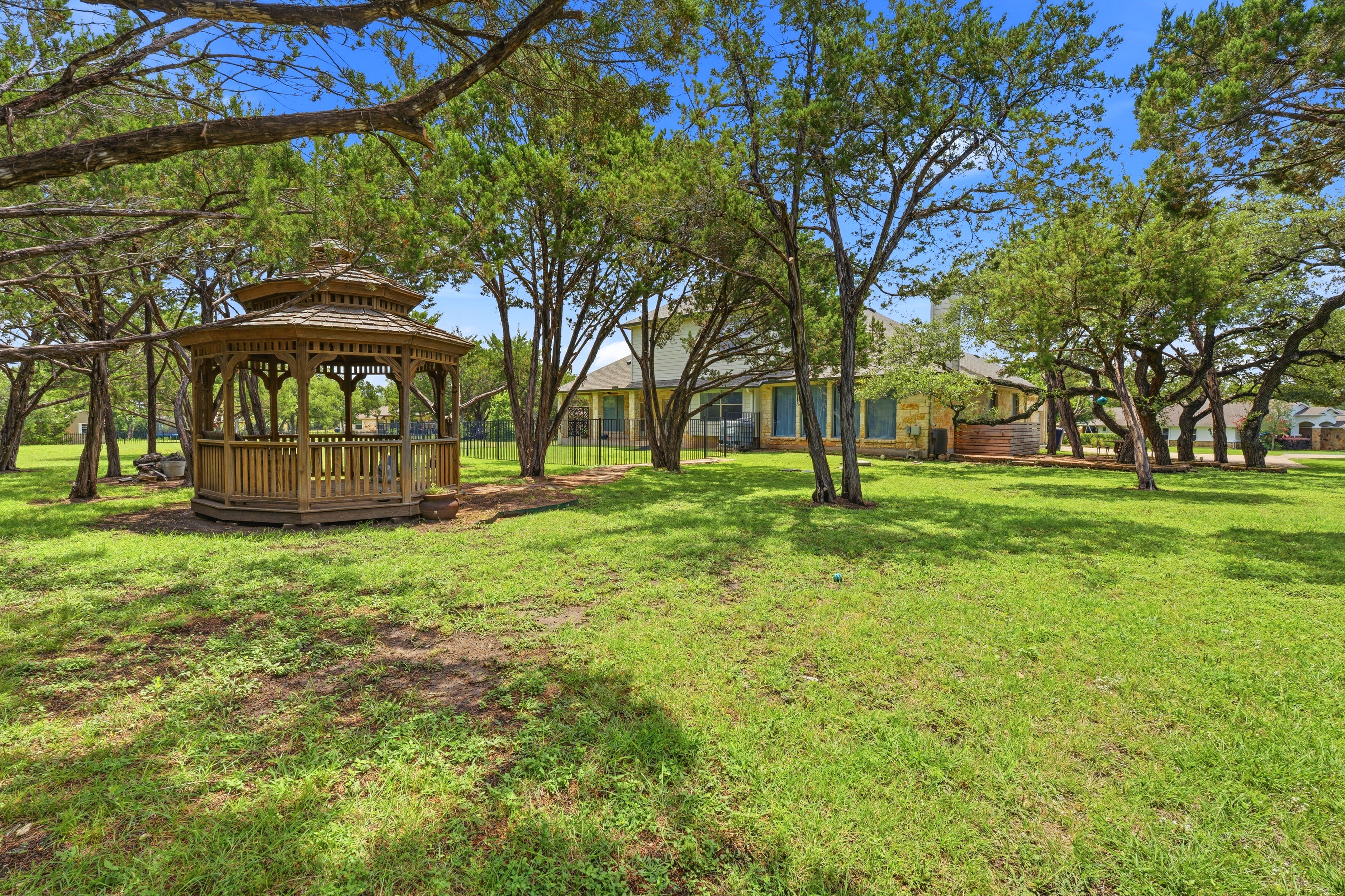  Exceptional Home, Exceptional Setting on 1 Acre - 物件實景