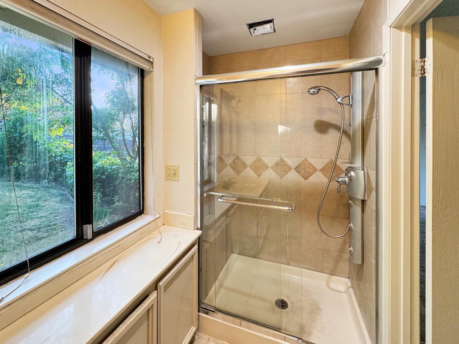 Grass Valley, California, 95949, United States, 2 Bedrooms Bedrooms, ,2 BathroomsBathrooms,Residential,For Sale,1879253