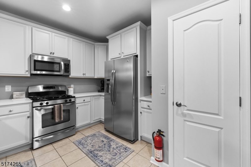 Hanover Twp., New Jersey, 07981, United States, 2 Bedrooms Bedrooms, ,2 BathroomsBathrooms,Residential,For Sale,2003399