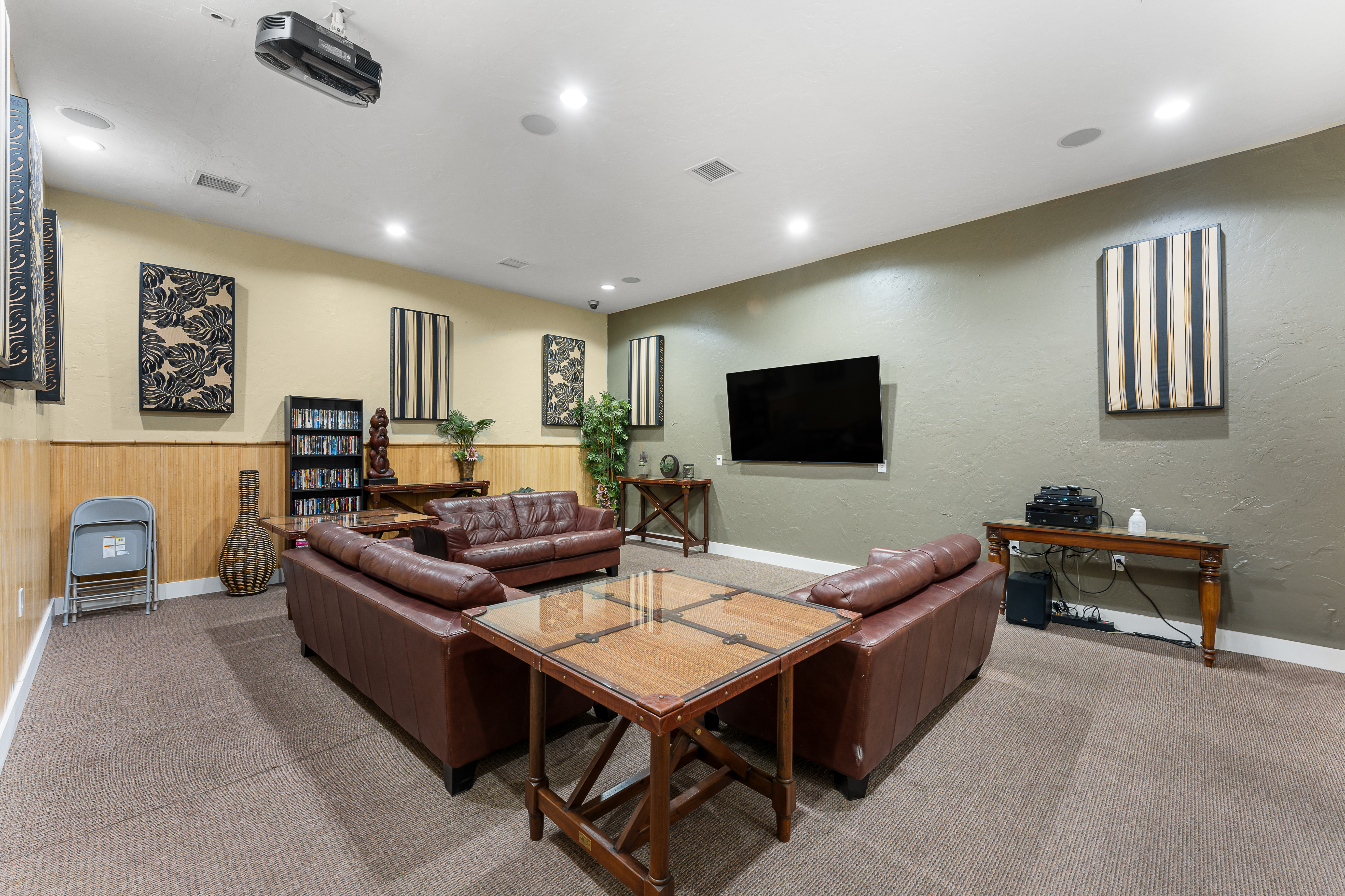  Resort-Style First-Floor Condo With Private Patio - 物件實景