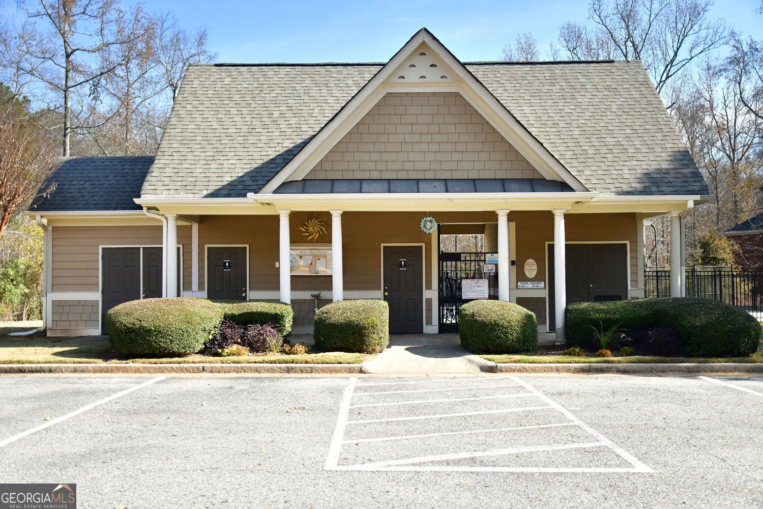 Hoschton, Georgia, 30548, United States, 5 Bedrooms Bedrooms, ,4 BathroomsBathrooms,Residential,For Sale,1992517