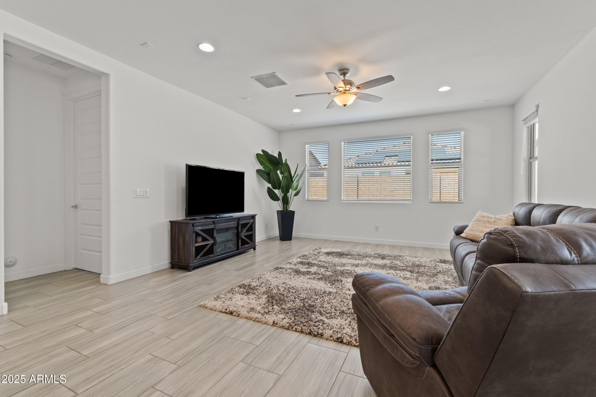 Surprise, Arizona, 85388, United States, 4 Bedrooms Bedrooms, ,Residential,For Sale,1875934