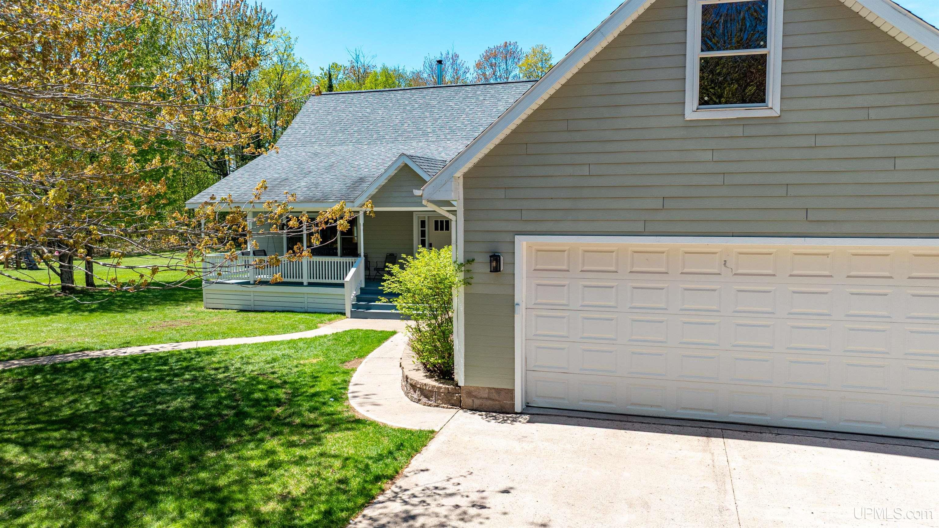 Houghton, Michigan, 49931, United States, 4 Bedrooms Bedrooms, ,3 BathroomsBathrooms,Residential,For Sale,1924380