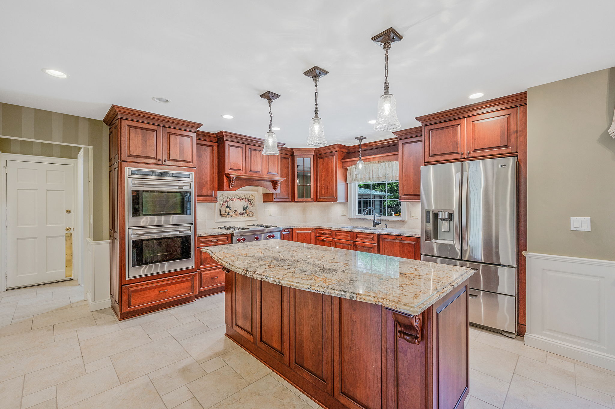 Mount Sinai, New York, 11766, United States, 4 Bedrooms Bedrooms, ,3 BathroomsBathrooms,Residential,For Sale,1924395
