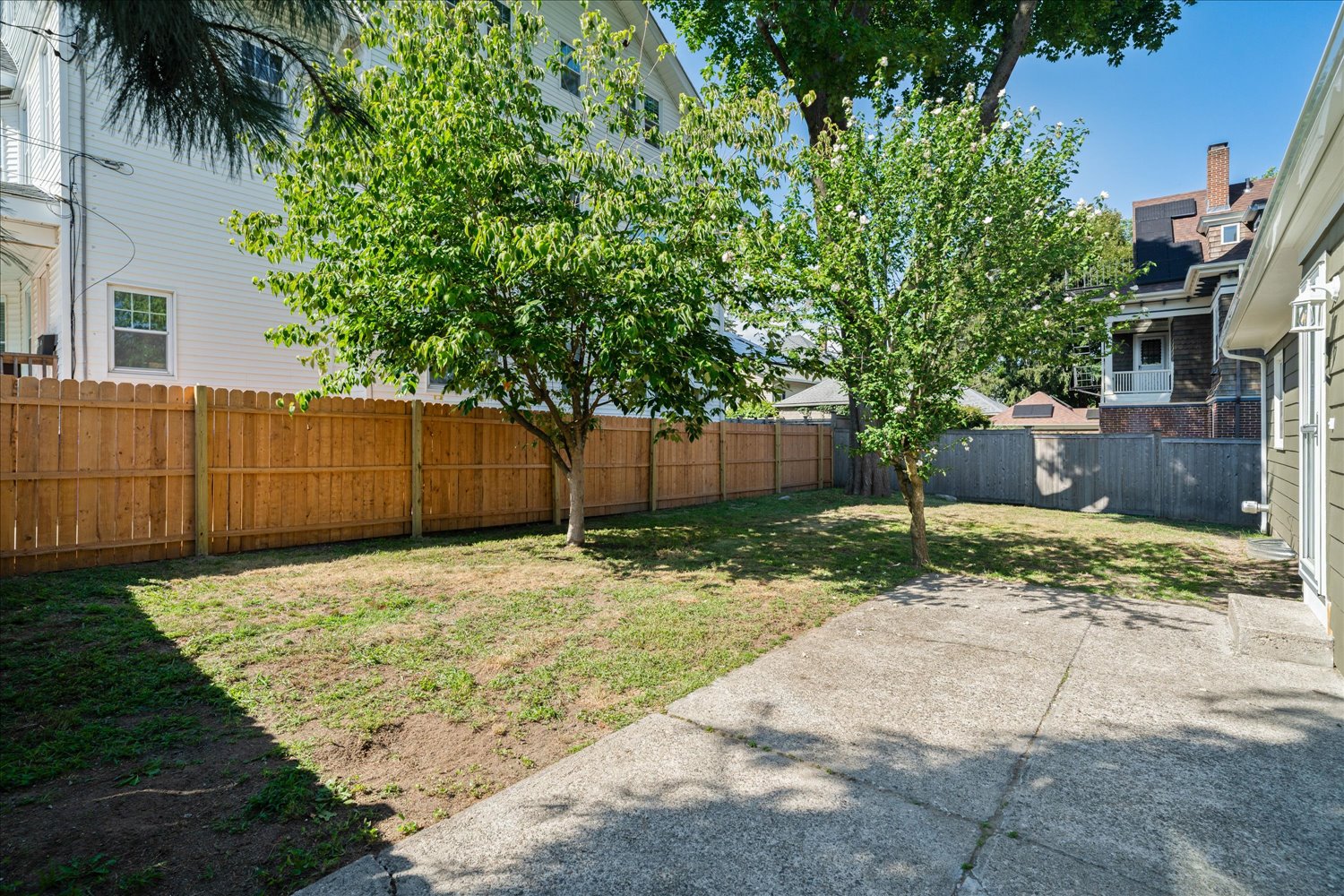 Providence, Rhode Island, 02906, United States, 2 Bedrooms Bedrooms, ,2 BathroomsBathrooms,Residential,For Sale,1943383