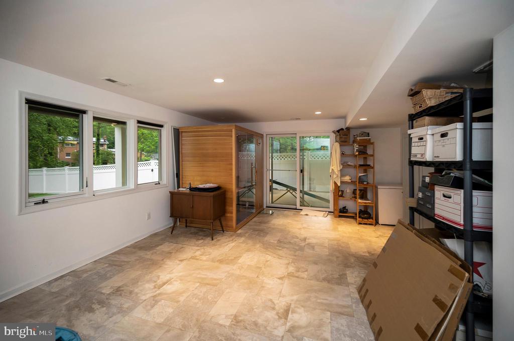 Fredericksburg, Virginia, 22405, United States, 5 Bedrooms Bedrooms, ,5 BathroomsBathrooms,Residential,For Sale,1825163