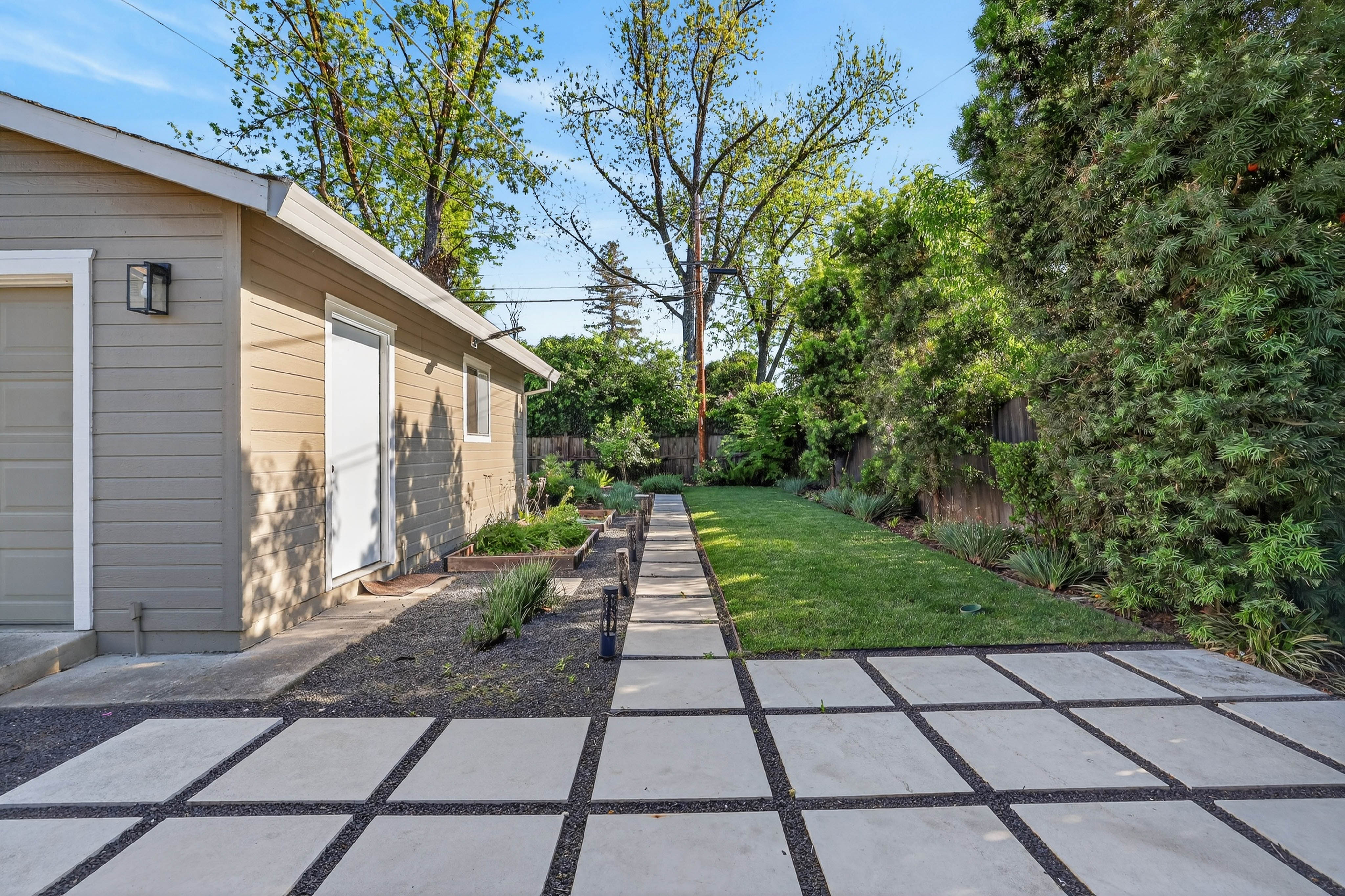  4330 3rd Avenue, Sacramento, CA 95817 - 物件實景