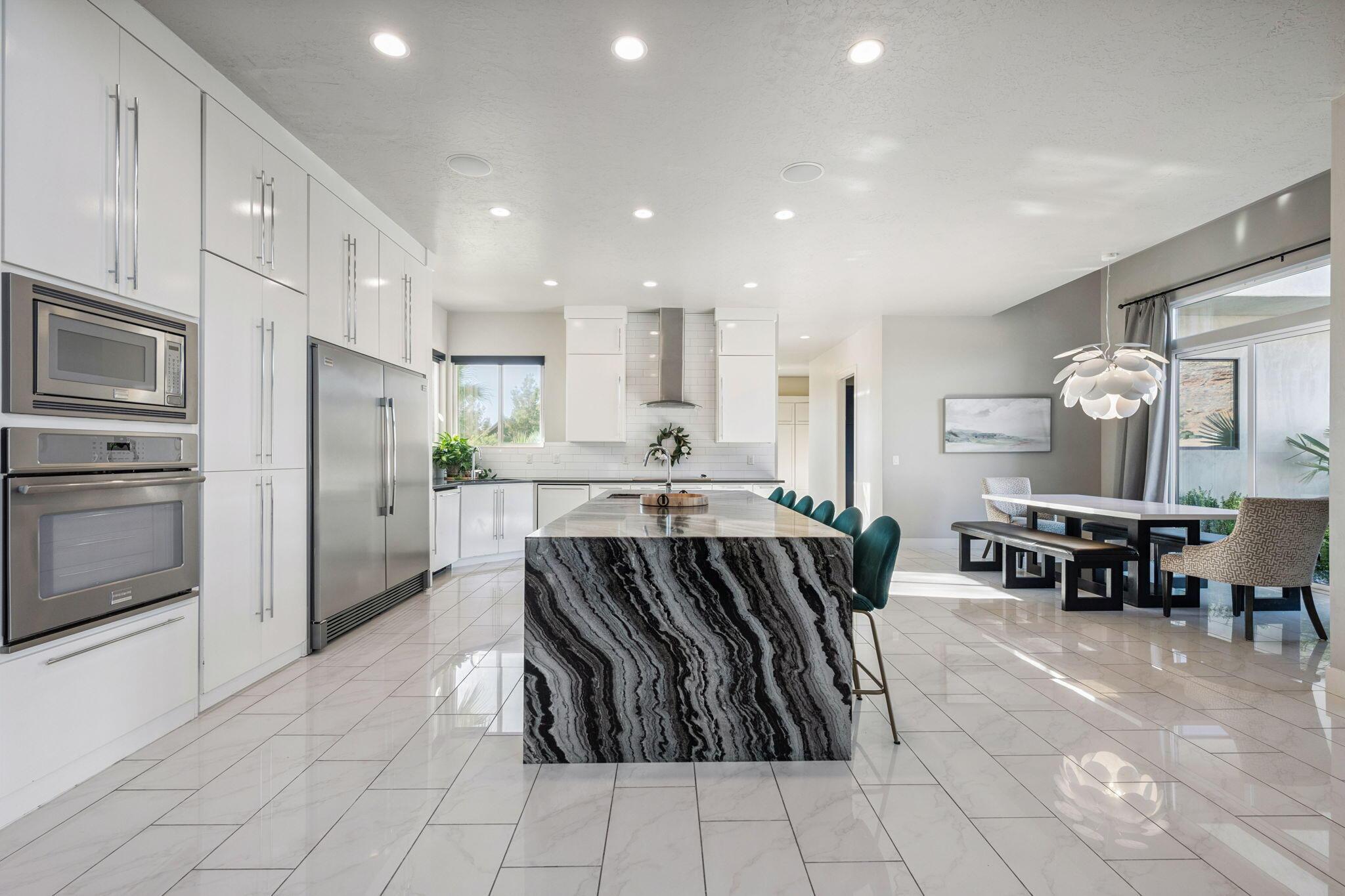 St George, Utah, 84790, United States, 6 Bedrooms Bedrooms, ,6 BathroomsBathrooms,Residential,For Sale,1975386