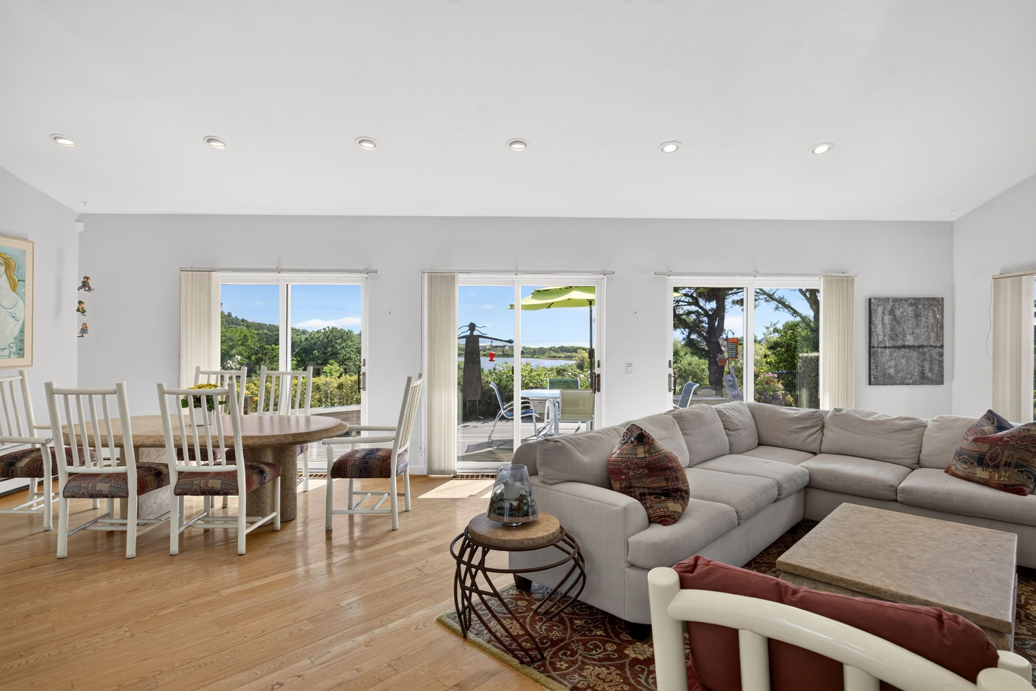  Five-Bedroom Contemporary with Bay Views, Pool & Private Beach Access - 物件實景