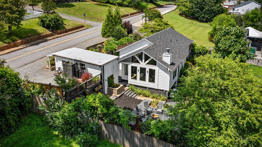 Blue Ridge, Georgia, 30513, United States, 3 Bedrooms Bedrooms, ,2 BathroomsBathrooms,Residential,For Sale,1878100