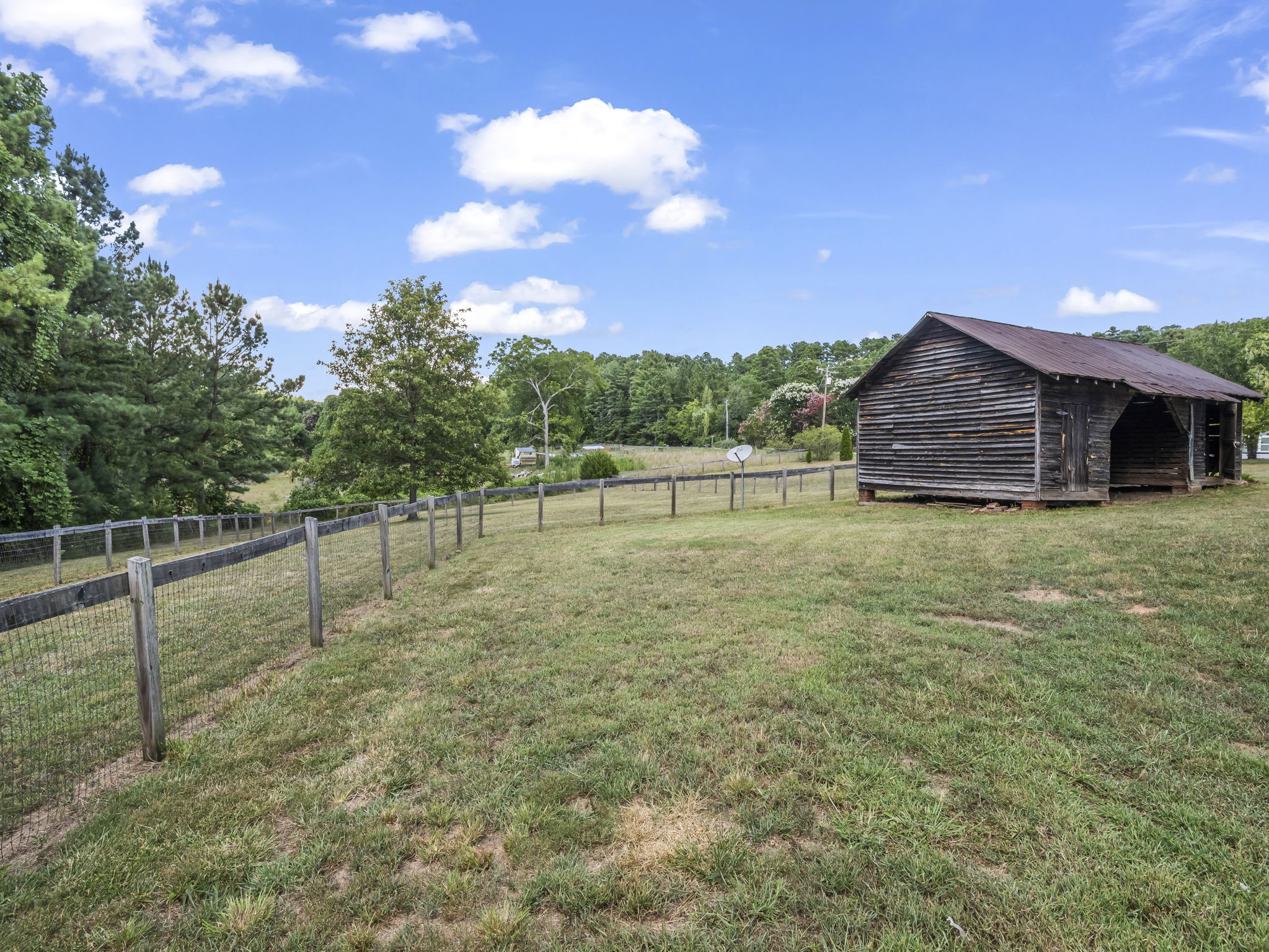 Tryon, North Carolina, 28782, United States, 3 Bedrooms Bedrooms, ,2 BathroomsBathrooms,Residential,For Sale,1927809