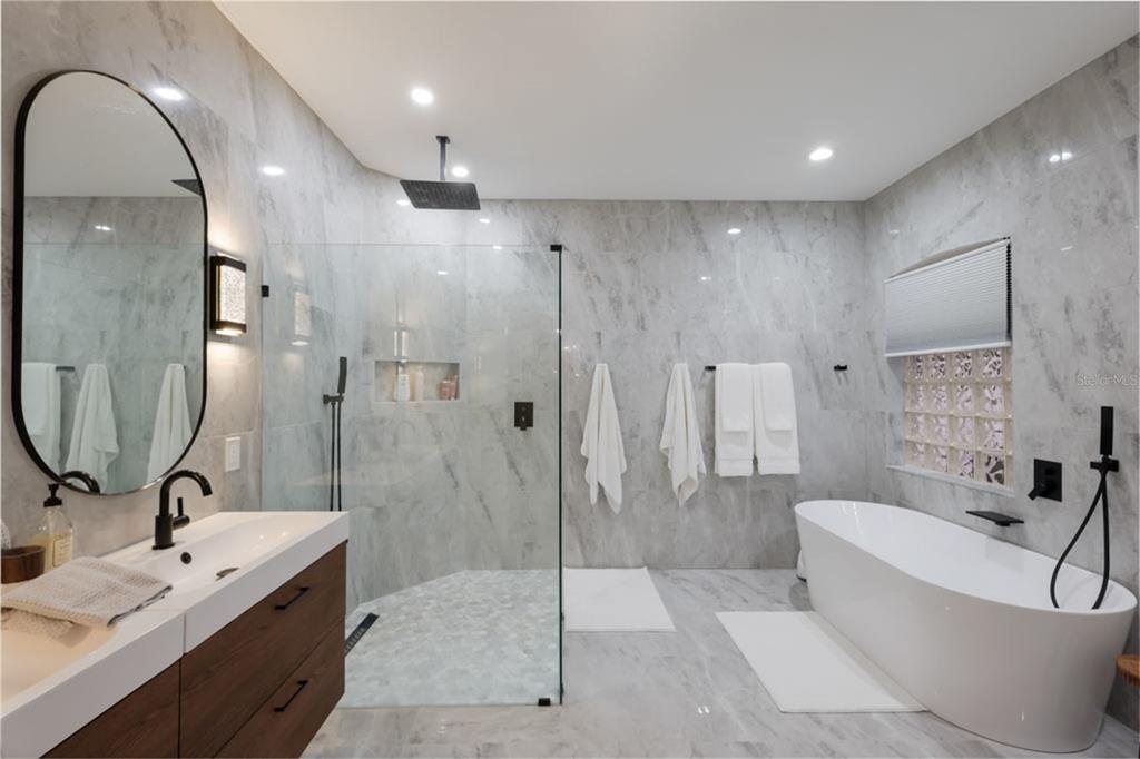 Osprey, Florida, 34229, United States, 4 Bedrooms Bedrooms, ,2 BathroomsBathrooms,Residential,For Sale,2003477