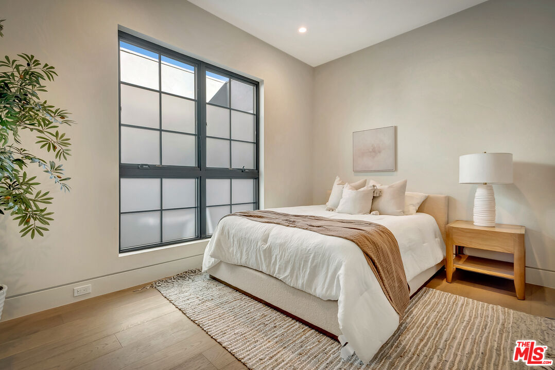 West Hollywood, California, 90069, United States, 3 Bedrooms Bedrooms, ,3 BathroomsBathrooms,Residential,For Sale,1999893