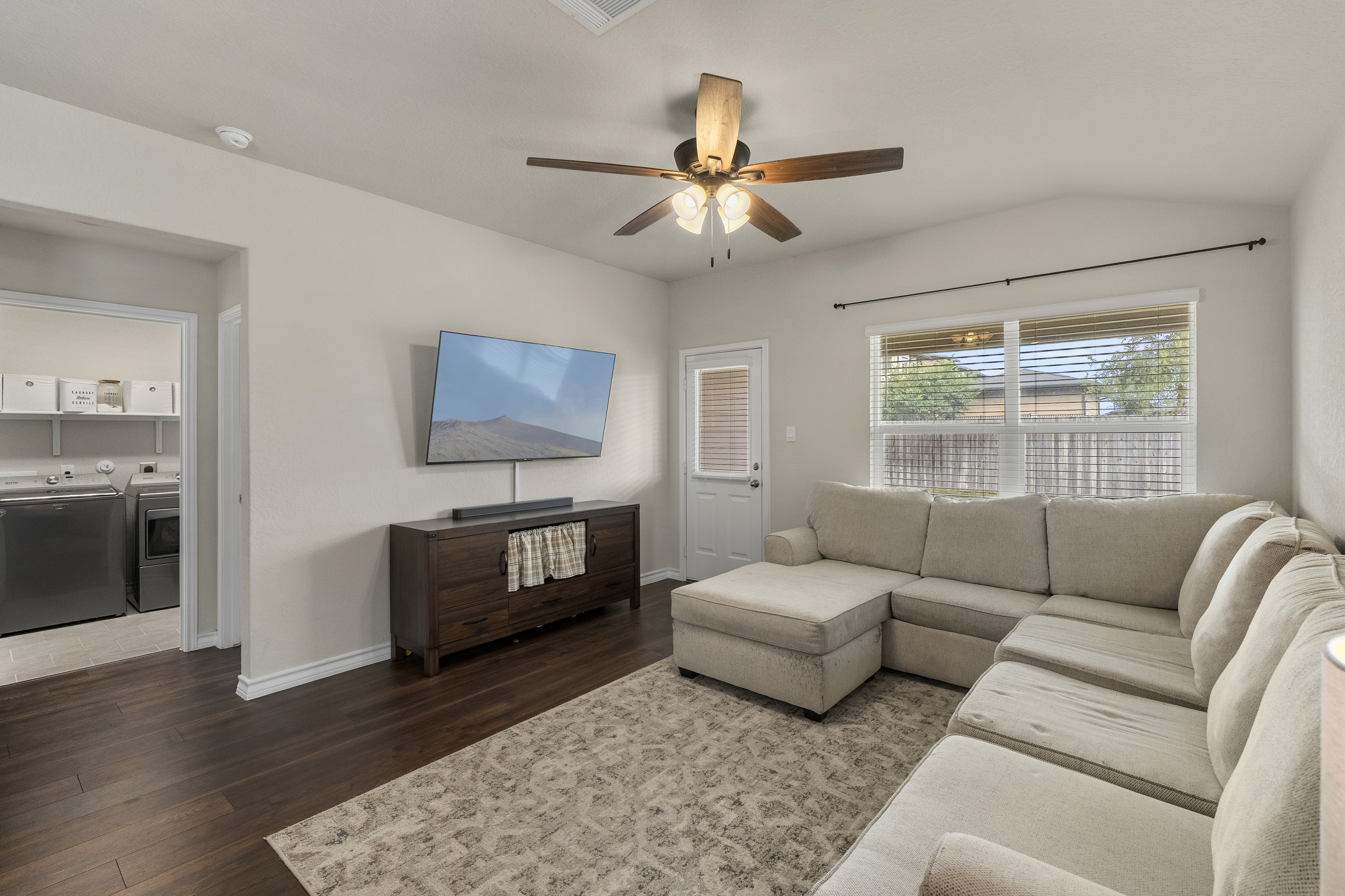  Stylish Four Bedroom with Open Layout - 物件實景
