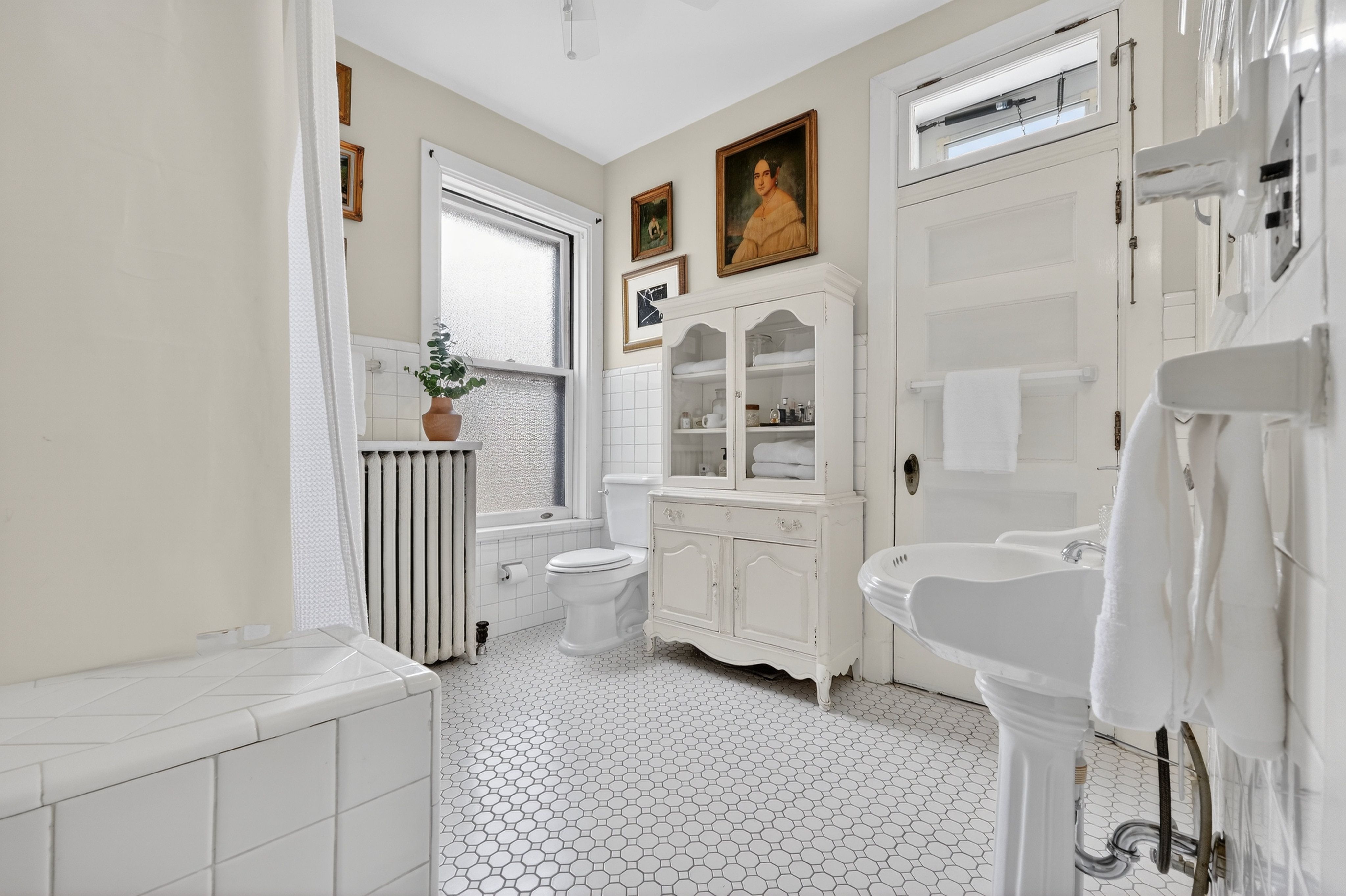  Timeless Elegance in Parkview Place