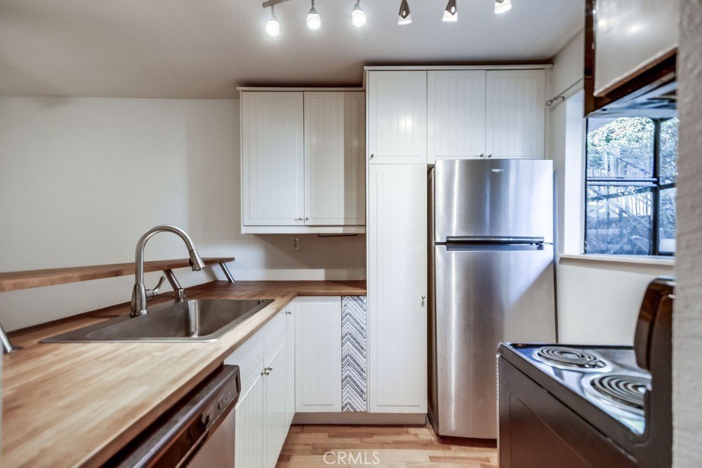 San Diego, California, 92104, United States, 2 Bedrooms Bedrooms, ,1 BathroomBathrooms,Residential,For Sale,1970818