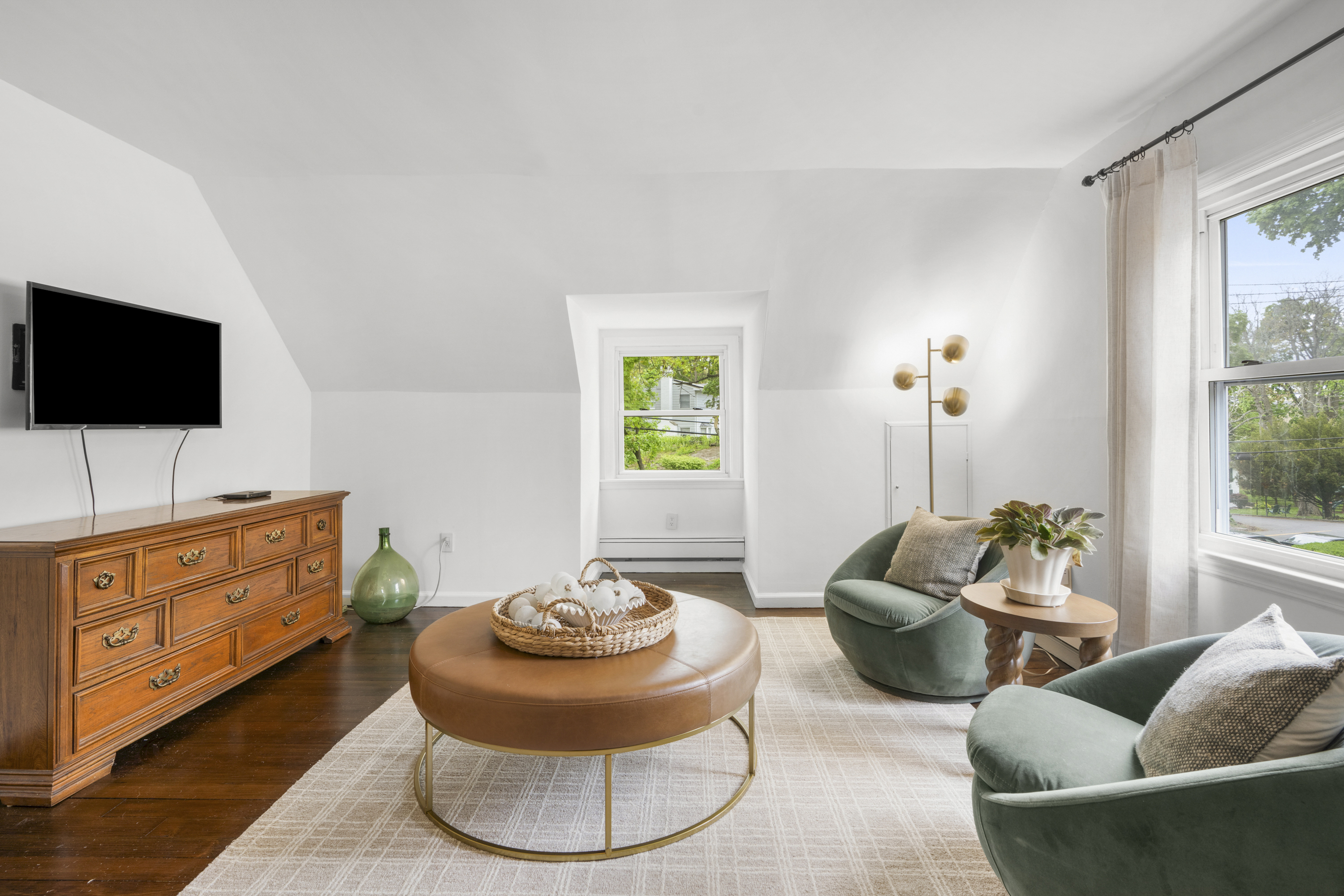  Charming Expanded Cape Cod - 物件實景