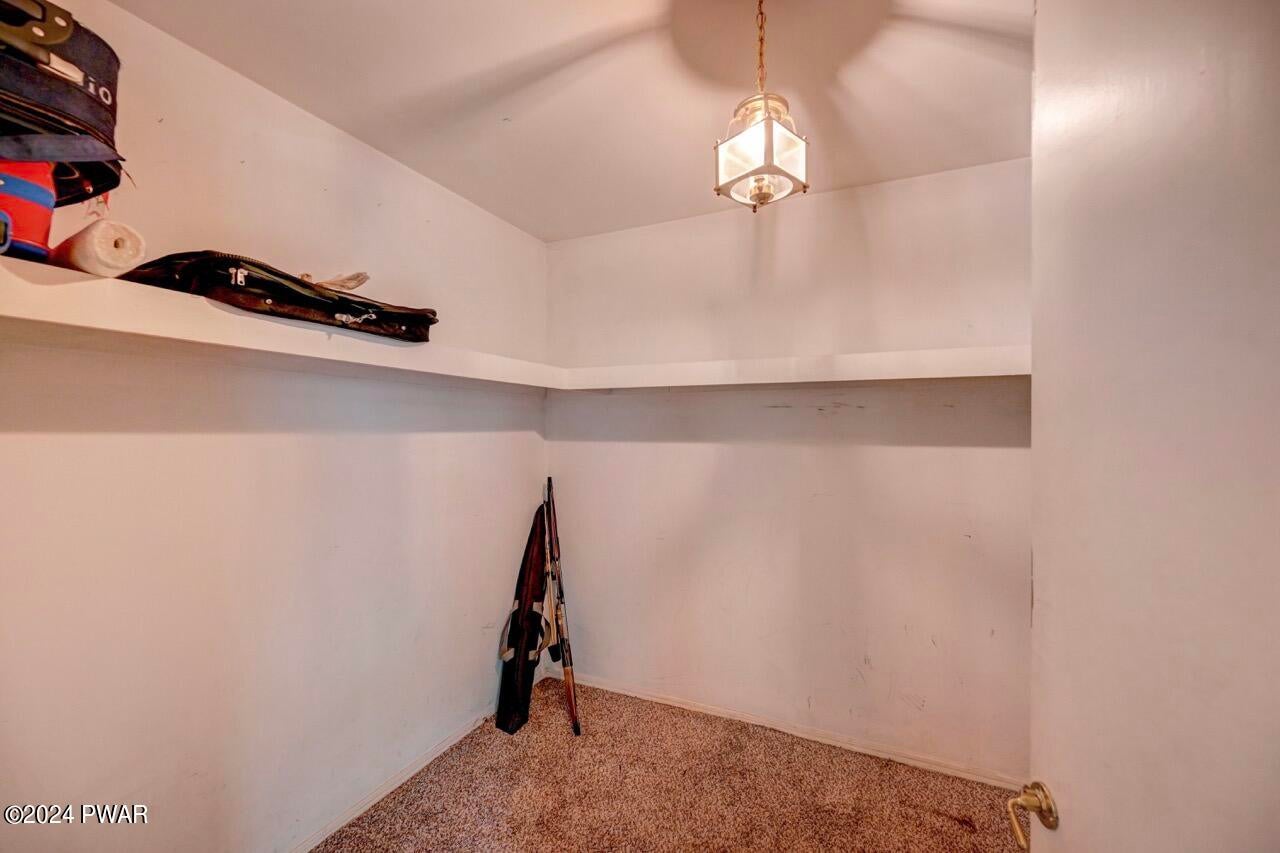 Hawley, Pennsylvania, 18428, United States, 5 Bedrooms Bedrooms, ,4 BathroomsBathrooms,Residential,For Sale,1979290