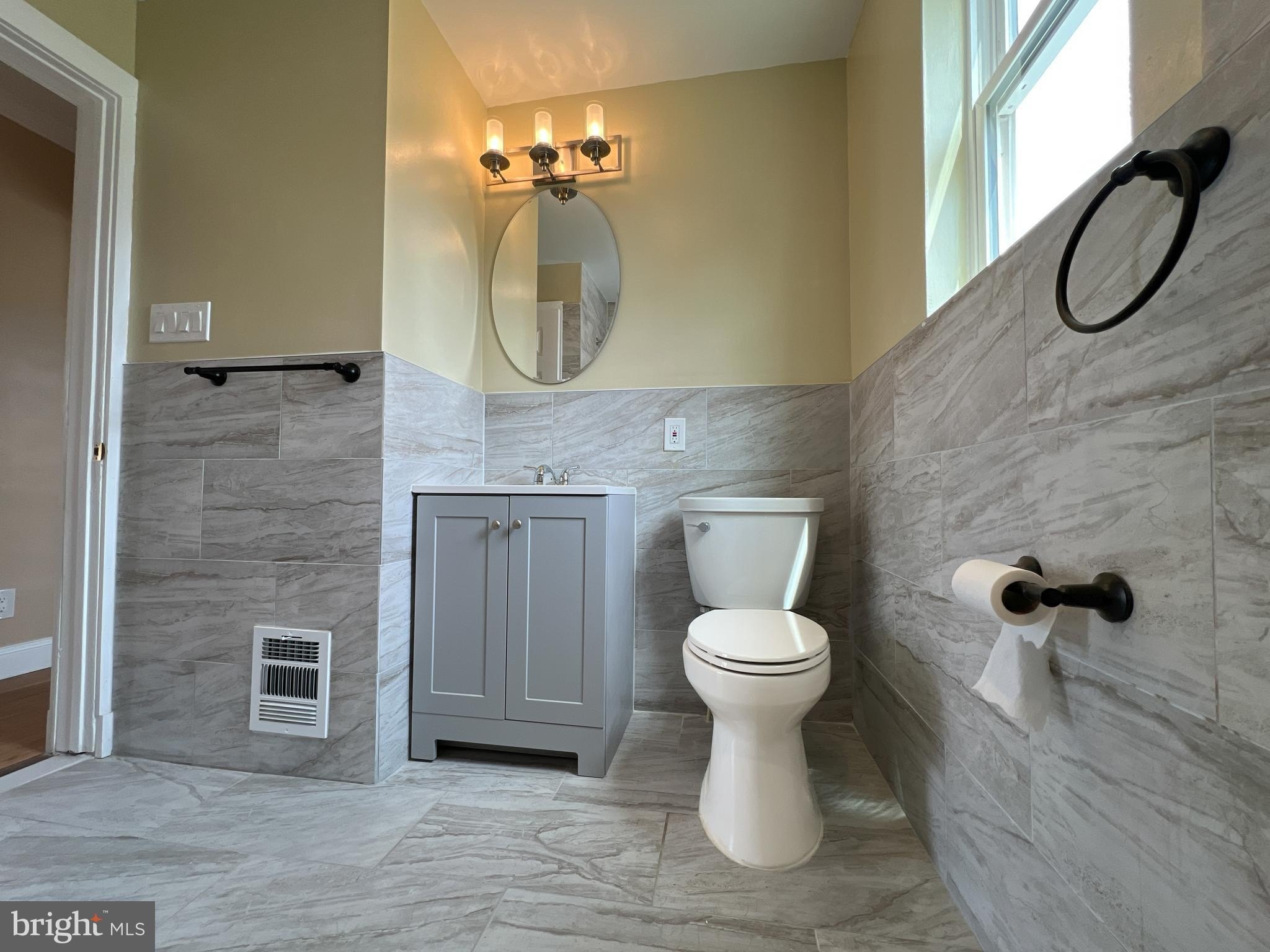 PASADENA, Maryland, 21122, United States, 4 Bedrooms Bedrooms, ,4 BathroomsBathrooms,Residential,For Sale,1975011