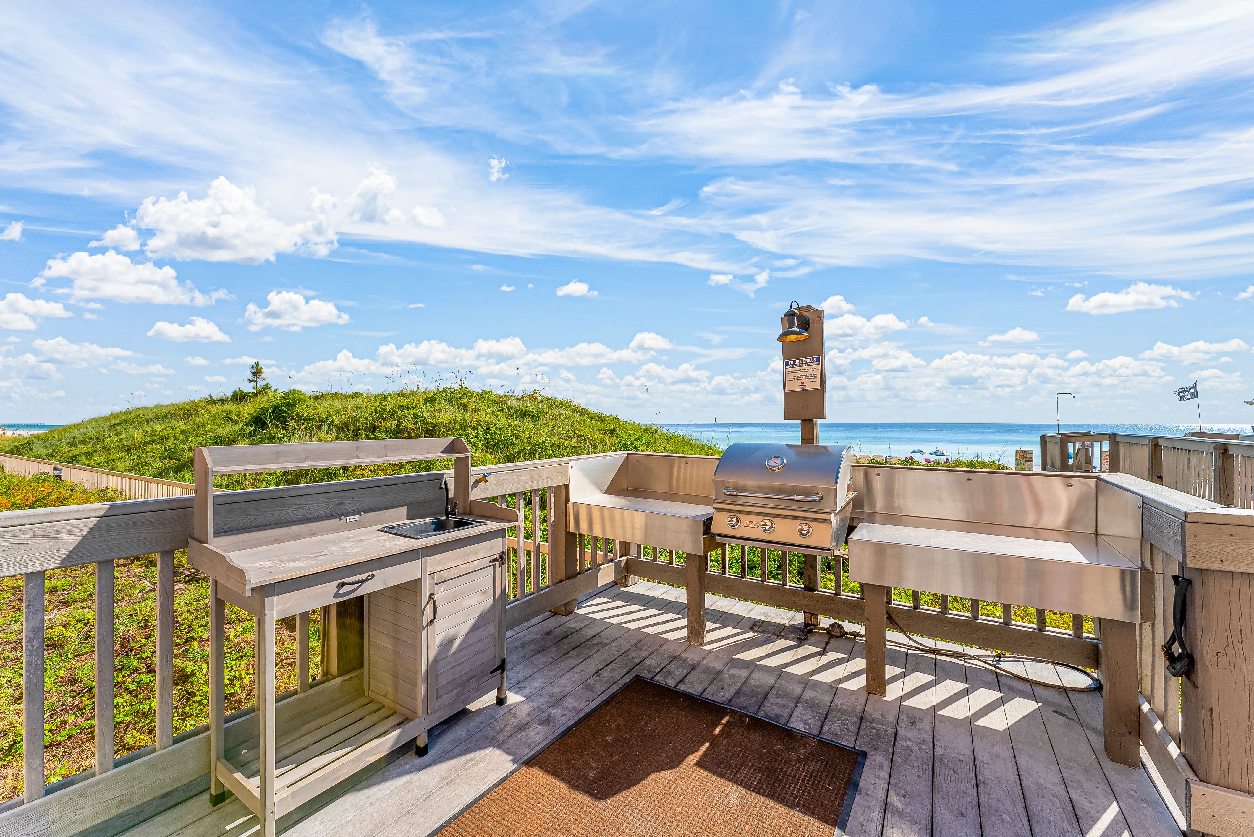  Fully-Furnished Gulf-Front Penthouse With Bunk Room In Prime Location - 物件實景