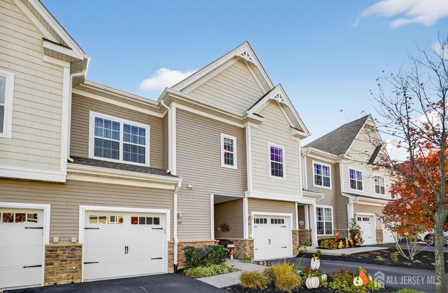 Sayreville, New Jersey, 08859, United States, 2 Bedrooms Bedrooms, ,3 BathroomsBathrooms,Residential,For Sale,1989684